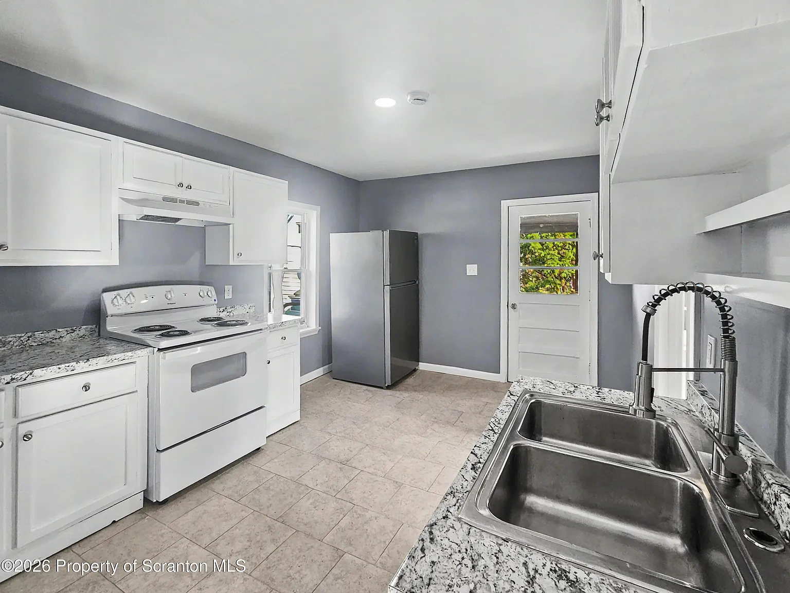 Studio, 1.0 bath, 500 sqft, $950 — Photo 3