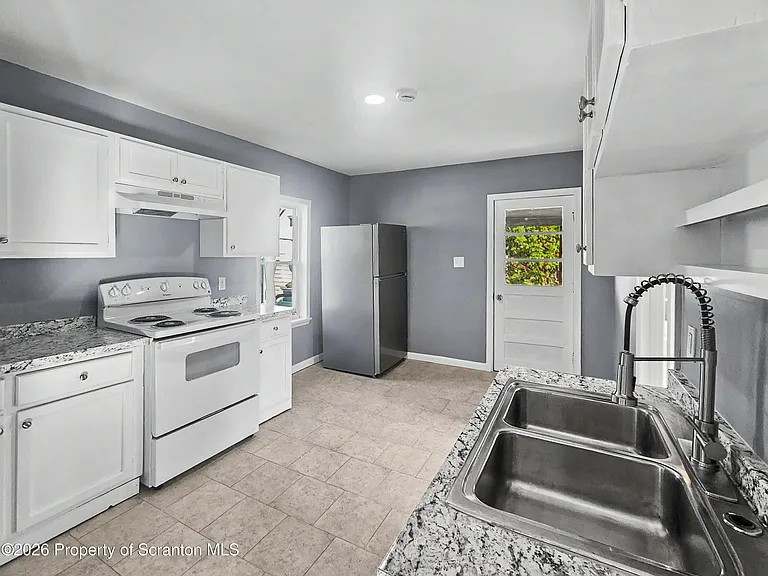 125 River St #D — Photo 3