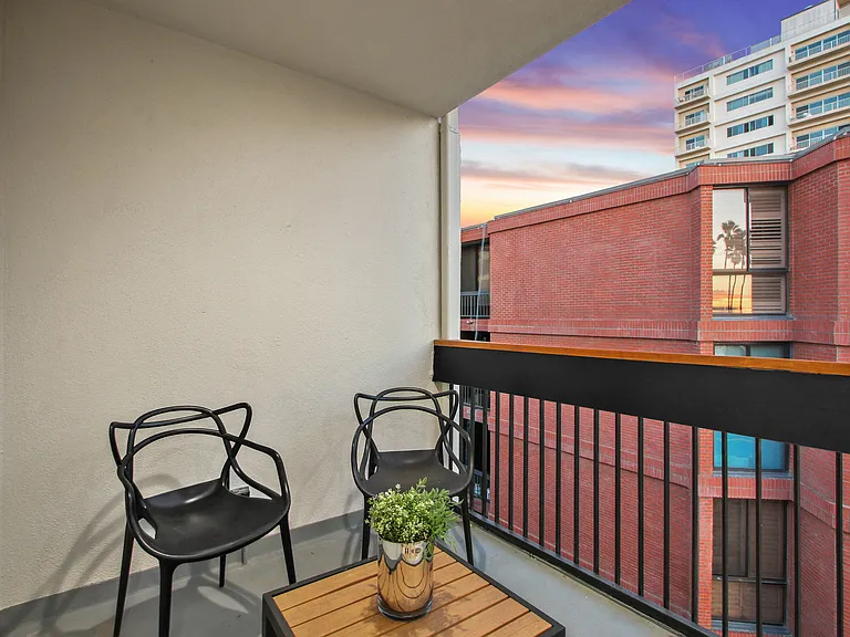 1025 Ocean Avenue — Photo 28