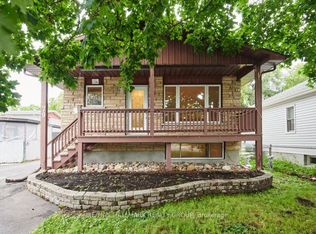 79 Jolliet Ave #B, Ottawa, ON K1L5H1