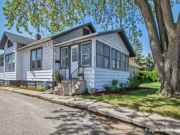 802 N Lewis Ave, Waukegan, IL 60085