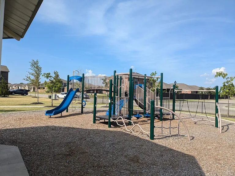629 Harbor Oaks Dr — Photo 15