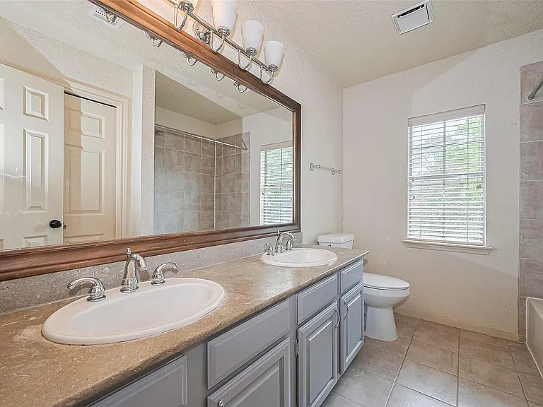 3614 Bee Bayou Ln — Photo 35