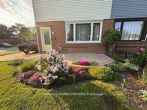 376 Dwight Ave — Photo 3
