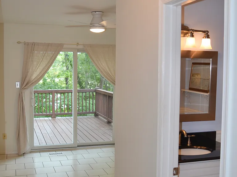 8267 Clifton Farm Ct — Photo 15