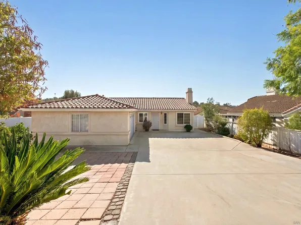 1375 Oak Hill Dr, Escondido, CA 92027
