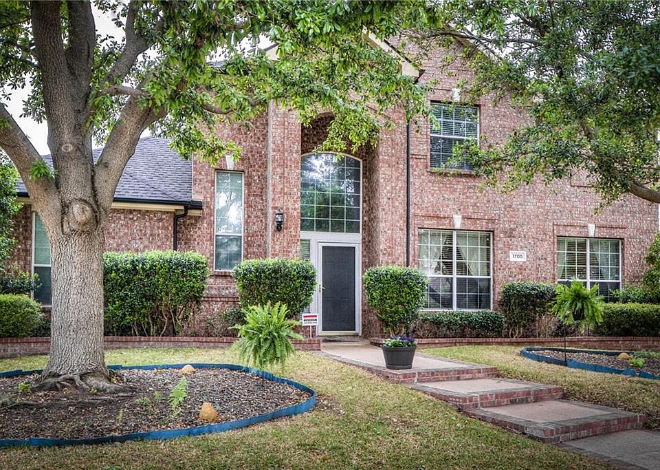1st image of 1705 Clarke Springs Dr