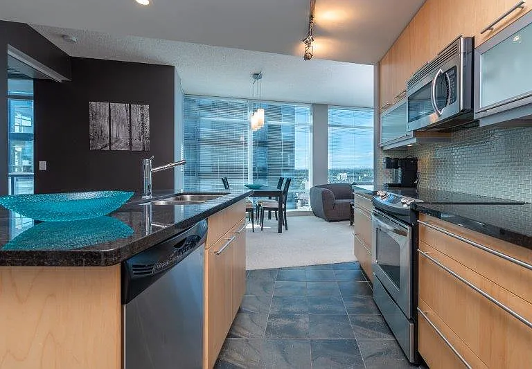 215 13th Ave SW #1305 — Photo 11