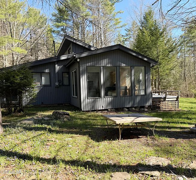 3rd image of 149 Peck Road