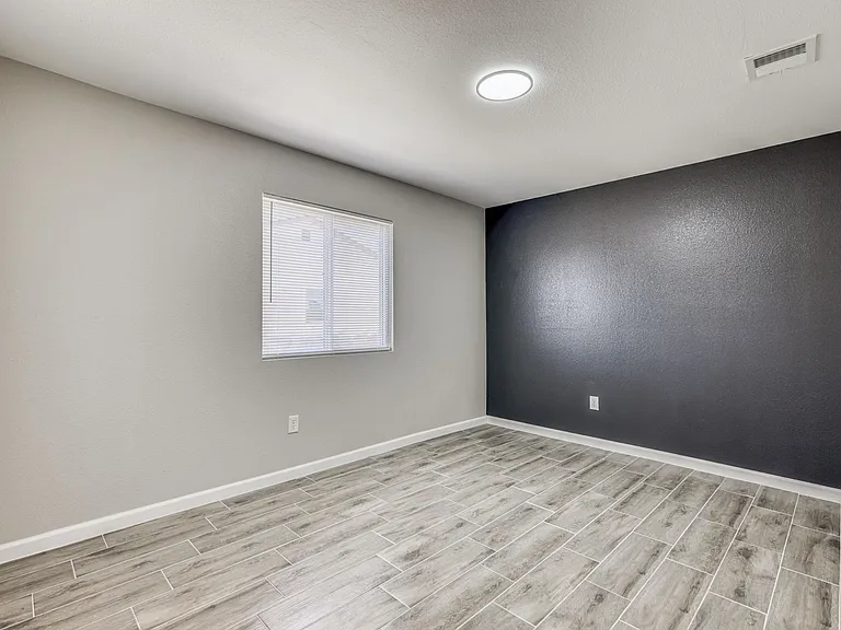 10028 Cross St — Photo 37
