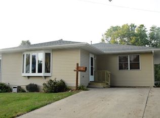 614 E 5th St, Tipton, IA 52772