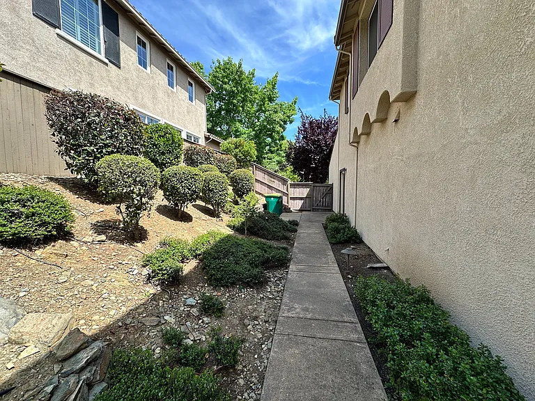 8054 Murcia Way — Photo 68