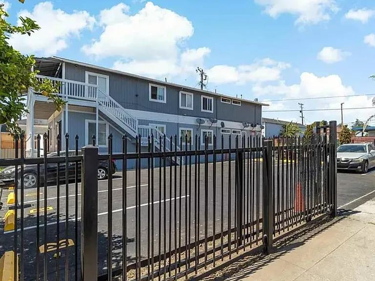 2373 Foothill Blvd #C — Photo 4