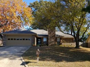 107 Eastline Rd, Wake Village, TX 75501