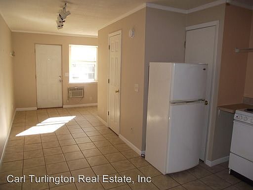 2nd image of 704-B NW 10th Ave