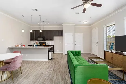 4 bed, 3.5 bath, 1816 sqft, $2,399 — Photo 1