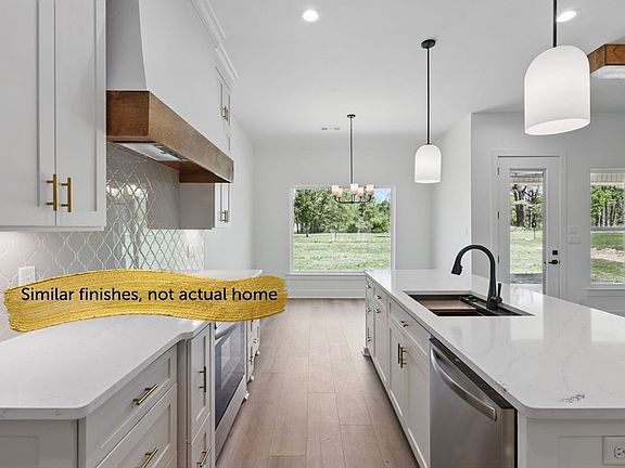 3rd image of 13004 S Rocky Hill Rd