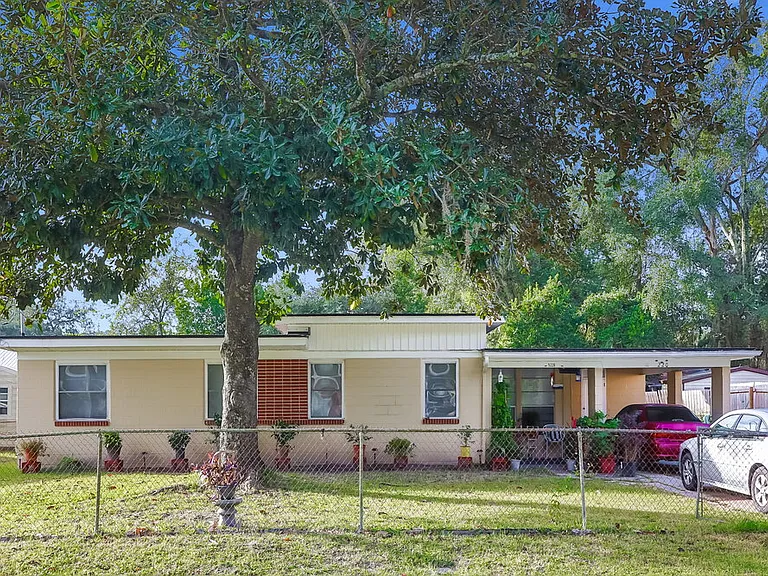 5220 Seaspray Ave — Photo 1