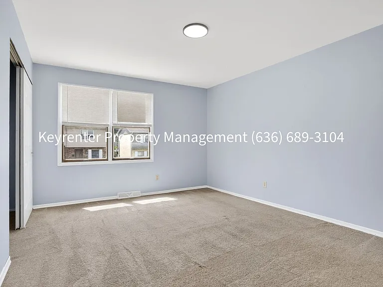 920 Parkcrest Dr — Photo 11