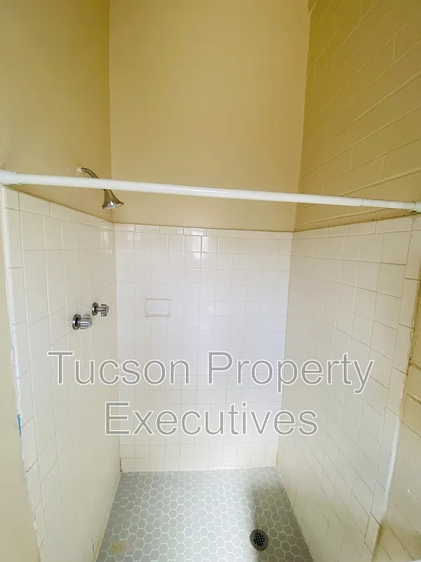 1 bed, 1.0 bath, 450 sqft, $800 — Photo 3