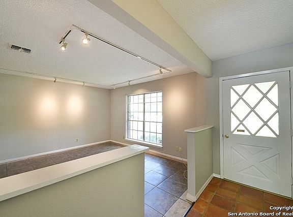 3rd image of 10407 Steuben Dr