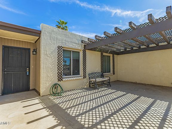 4th image of 2717 S ALDER Drive