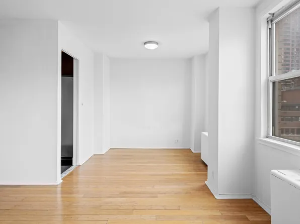 201 East 36th Street image 6 of 10