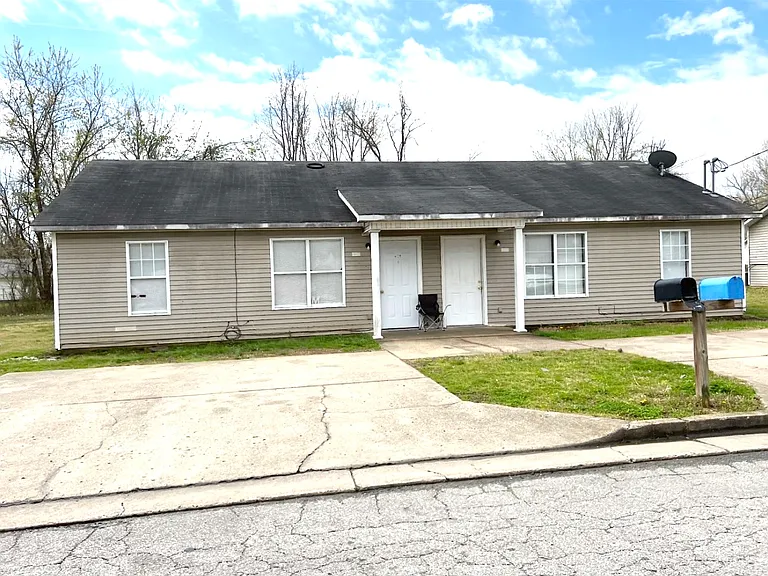 449 Josephine Dr #445 — Photo 1
