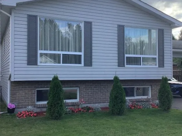 9 Brick Pond Rd, Severn, ON L0K 1E0