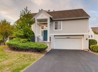 2406 Oakfield Ct, Aurora, IL 60503