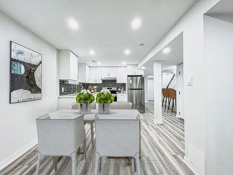 88 Hewitt Cres — Photo 8