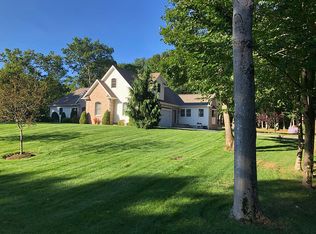 67 Appleton Ln, Glocester, RI 02857