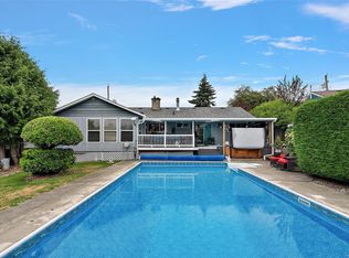 1573 Charlotte St, North Cowichan, BC V0R 1R0