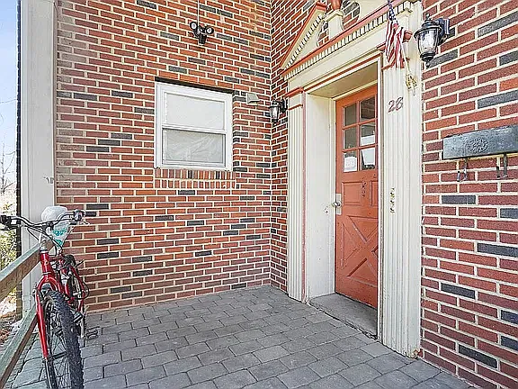 Studio, $1,250 — Photo 2