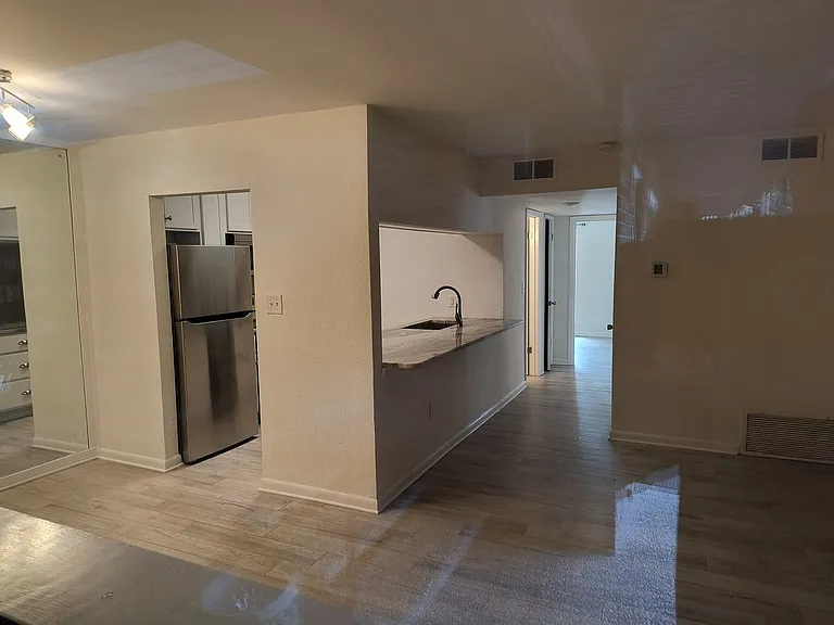 300 Bayou Blvd #113 — Photo 8