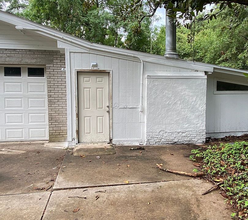 2nd image of 230 Westminster Dr