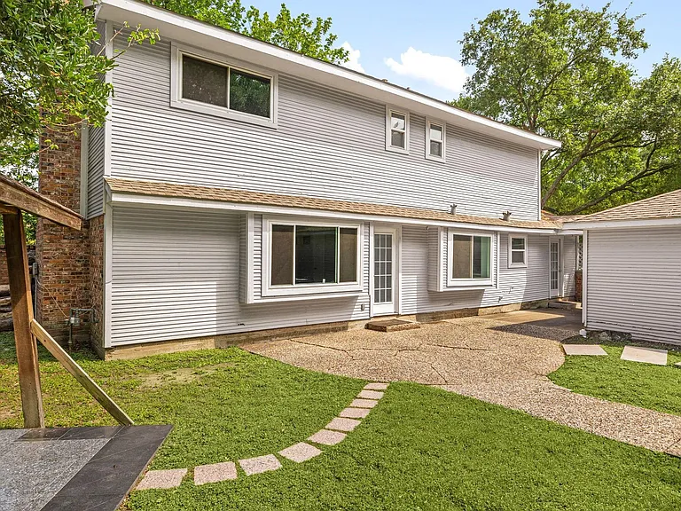 2114 Briargreen Dr — Photo 33
