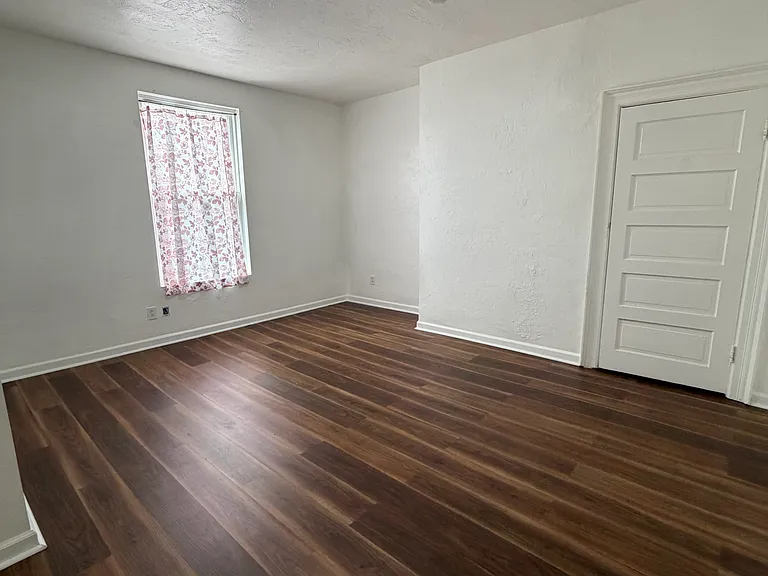 1125 Amanda St #2 — Photo 10