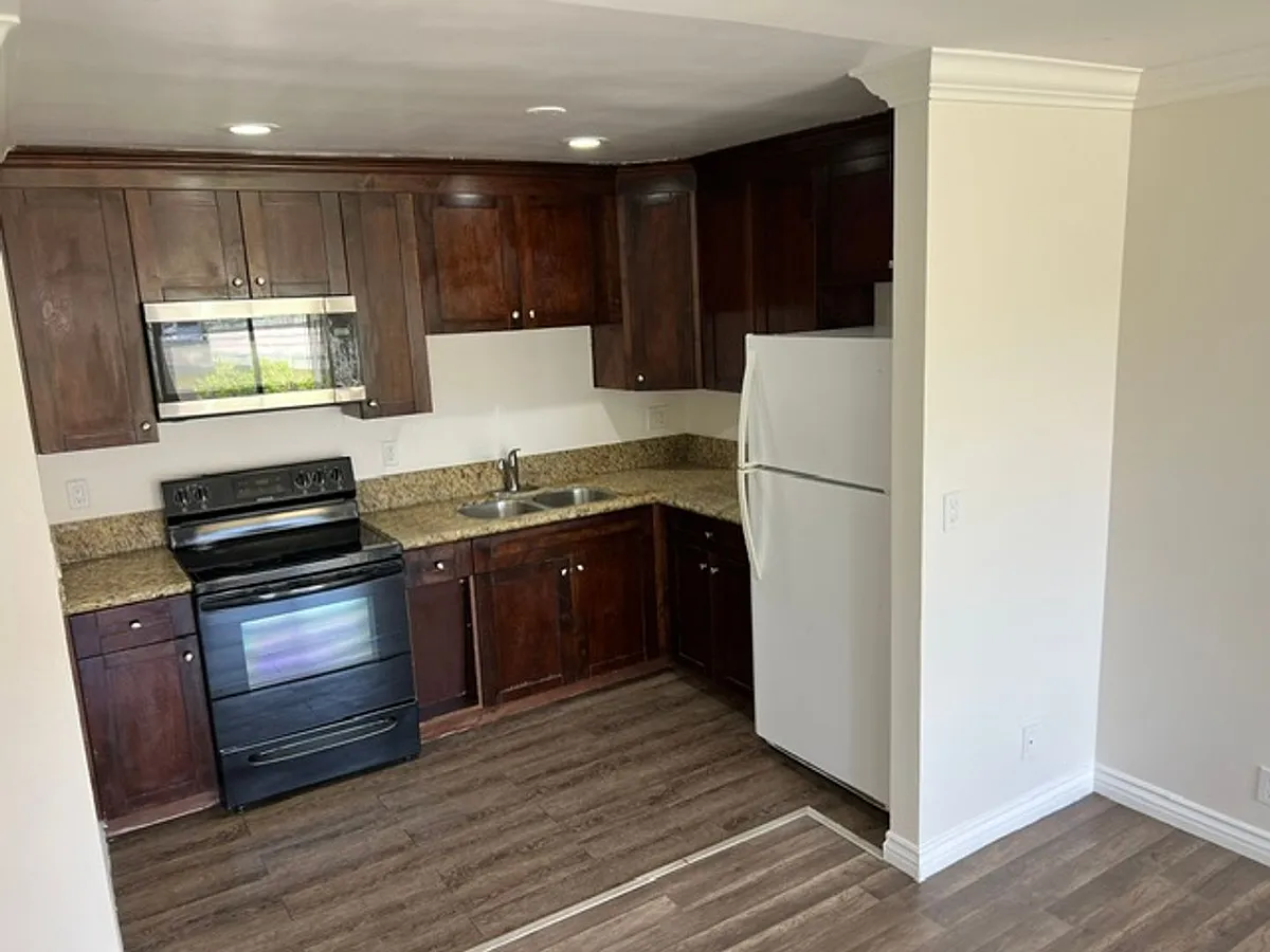 Building Photo - 745 E Bradley Ave #46