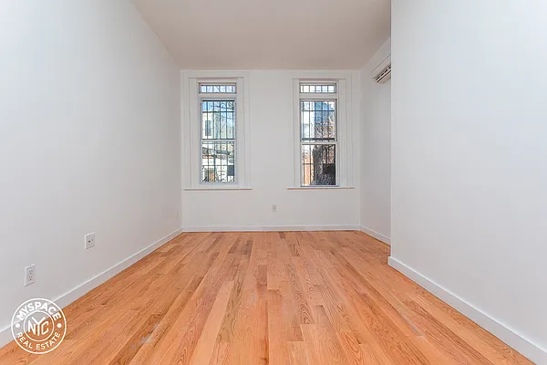 Rented by MySpaceNYC | media 30