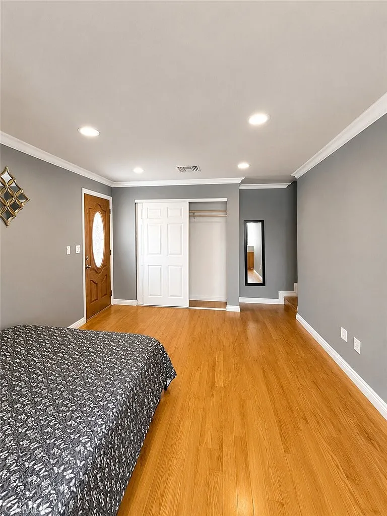Studio, 400 sqft, $1,500 — Photo 4