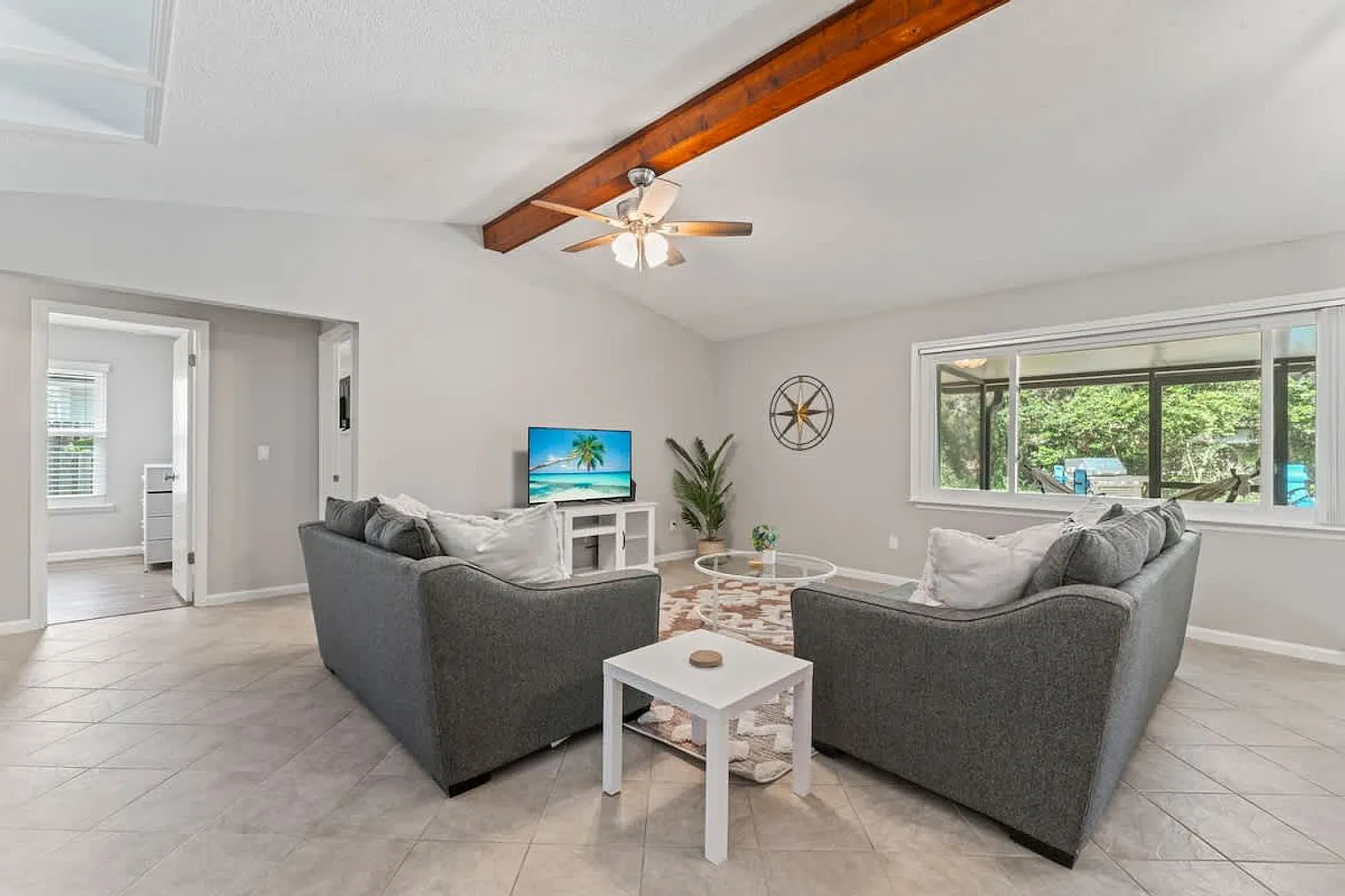 5 bed, 2.0 bath, 1937 sqft, $4,969 — Photo 3