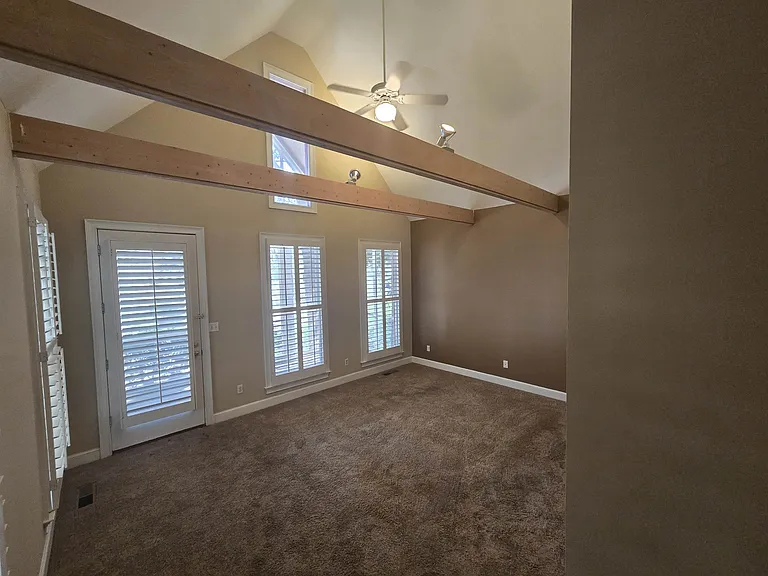 113 Village Ln — Photo 10