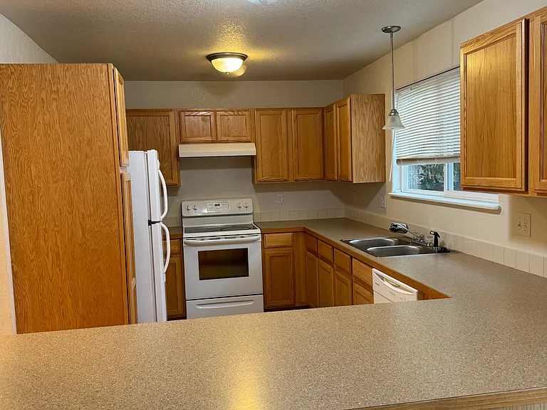 2315 Sunbury Ln — Photo 8