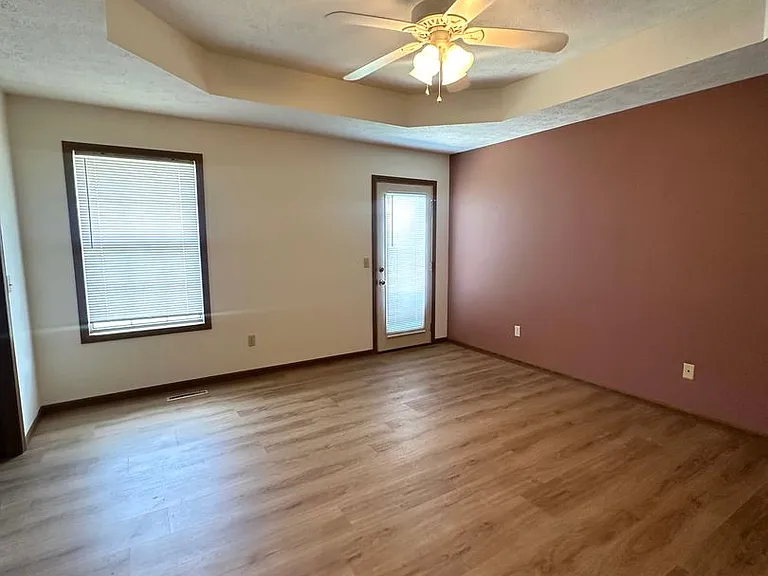 3115 W Raynell St — Photo 18