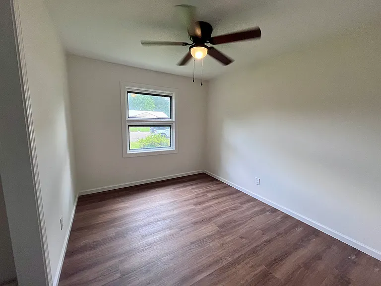 147 Beech St — Photo 12