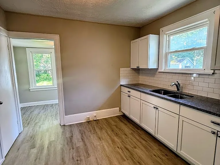 751 Merton Ave — Photo 6