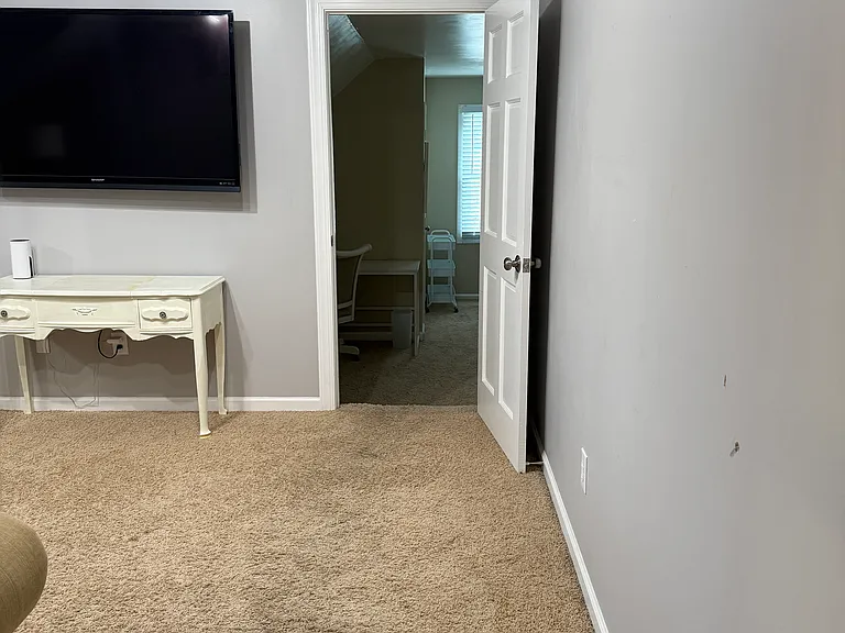 224 Comstock Dr #3 — Photo 5