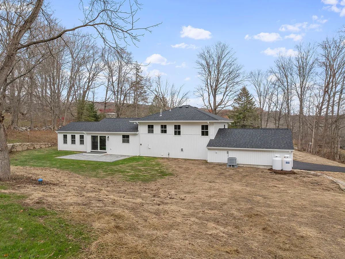Building Photo - 52 Curtis Rd