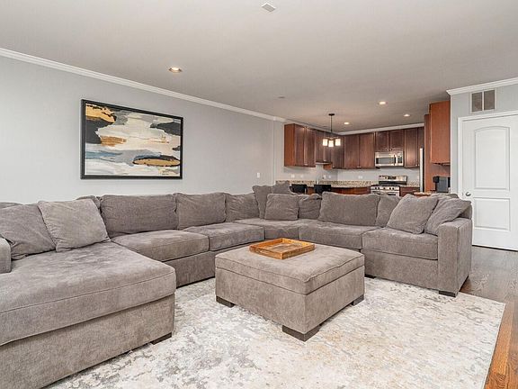2nd image of 1506 N Sedgwick St #2A